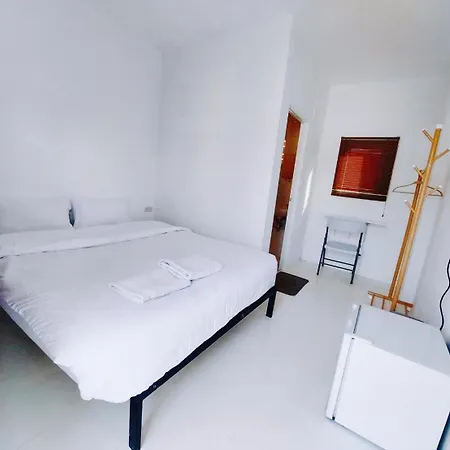เบา ป่าตอง Bao Phuket Pathong Beach Patong Exterior photo